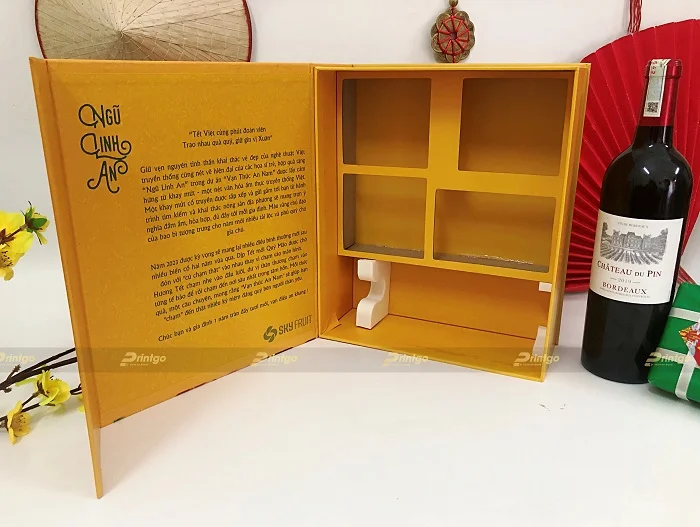 Khay định hình có vách ngăn đựng rượu