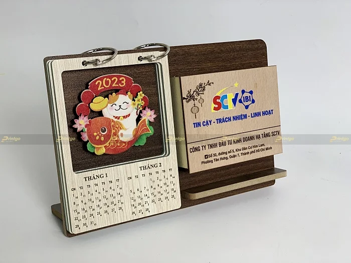 Lịch gỗ để bàn của thương hiệu SCTV