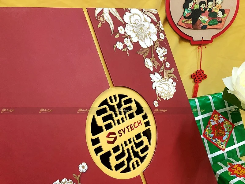 Ép kim đỏ logo thương hiệu