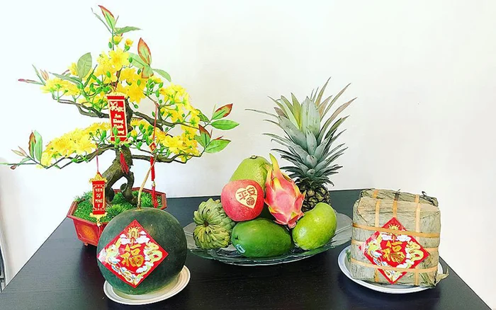 Mâm ngũ quả được trang trí với nhiều loại 