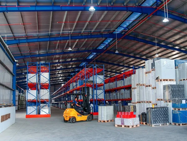 Lan Vi có hệ thống xưởng lớn
