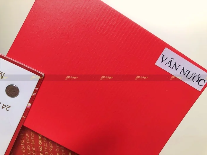 Mẫu cán vân trên giấy tại xưởng miền Nam của Printgo - Vân nước