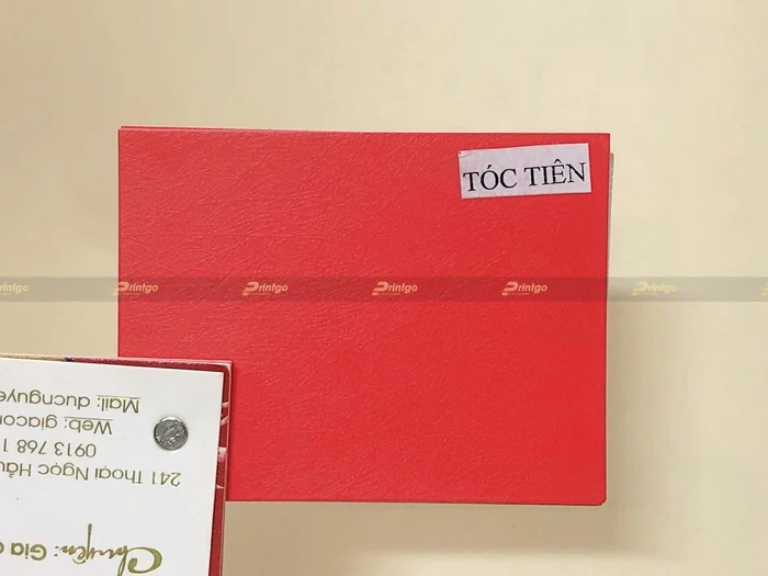 Mẫu cán vân trên giấy tại xưởng miền Nam của Printgo - Tóc tiên