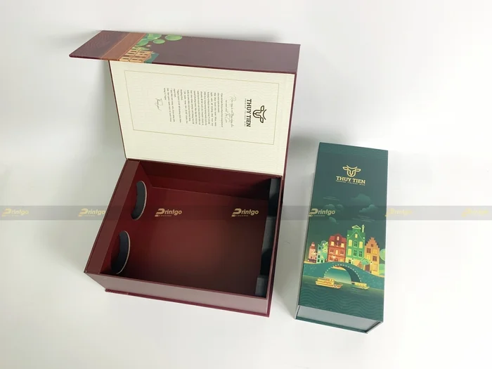 Tất cả được in ấn cầu kỳ, chỉn chu