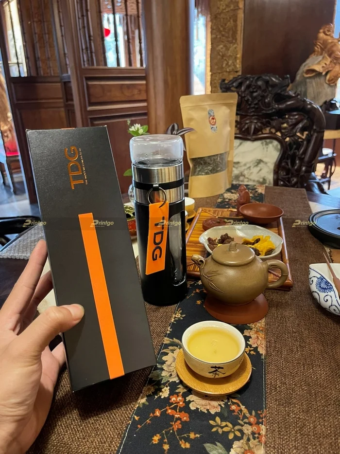 Ép kim tên thương hiệu