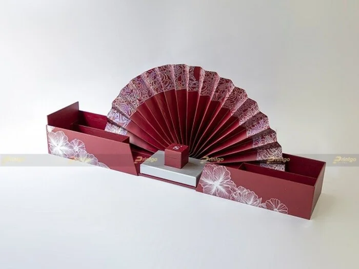 Hộp mở cánh bướm lạ mắt