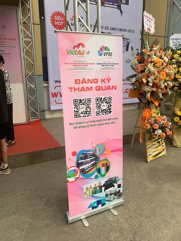 Nhiều thông tin được truyền tải qua standee