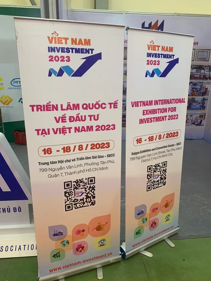 Standee giới thiệu Triển lãm quốc tế