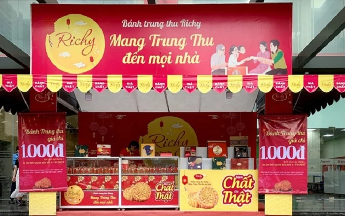 Bánh trung thu Richy được bày bán tại nhiều địa điểm mỗi dịp tết trung thu
