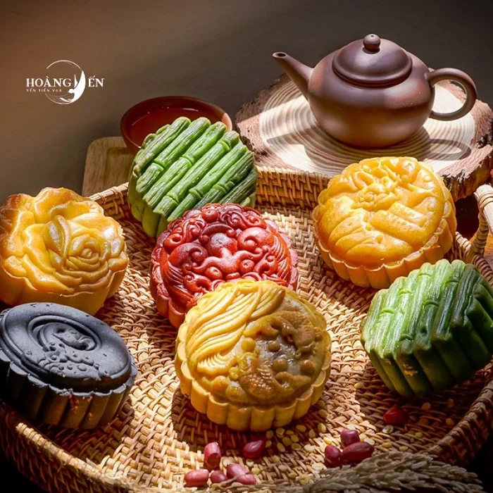 Bánh trung thu Hải Phòng, yến sao Hoàng Yến