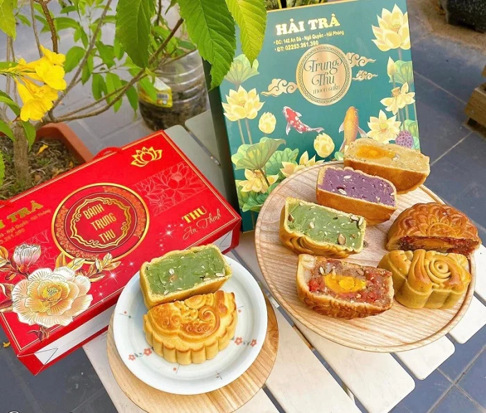 Hải Trà mang đến nhiều vị bánh cho khách hàng 