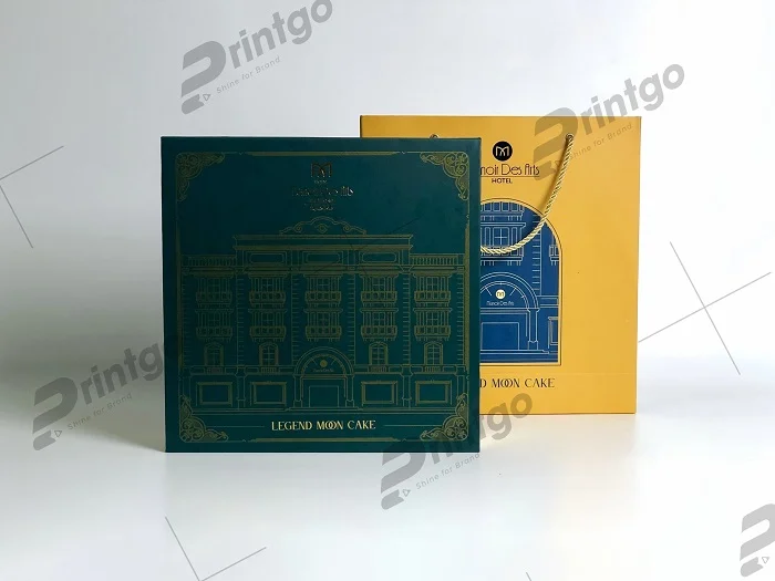 Hộp có túi giấy đi kèm