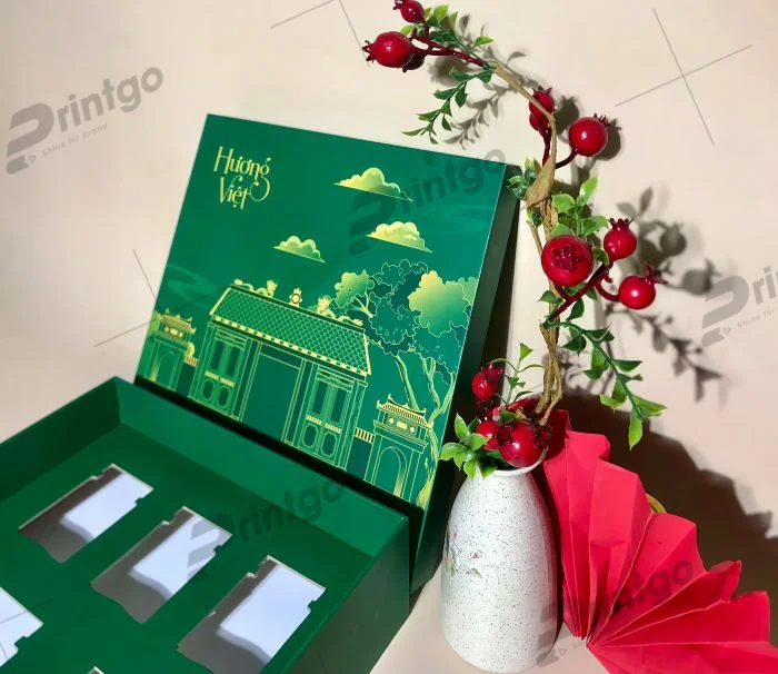 Hộp màu xanh sang trọng