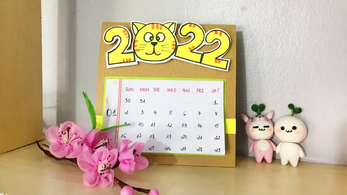 Cách làm lịch để bàn đế gỗ