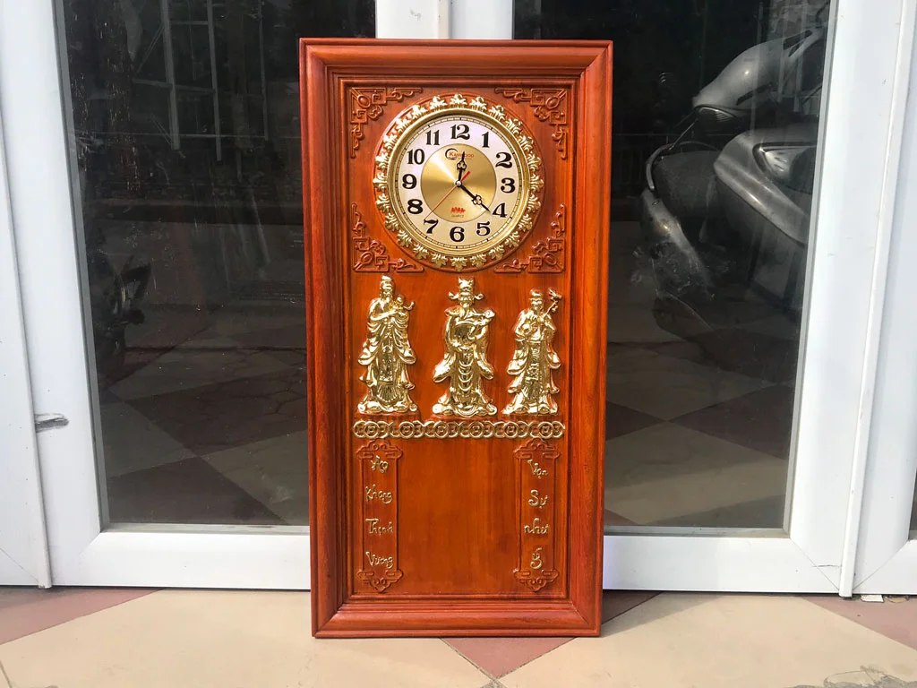 Khung lịch gỗ với lịch treo tường thông thường có gì khác biệt