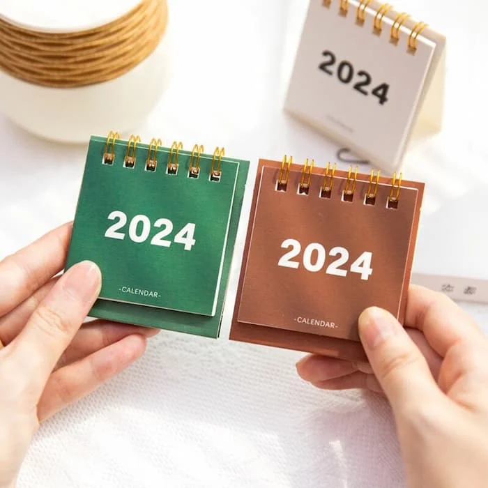 Top 20 mẫu lịch để bàn mini cute dễ thương nhất 2024 