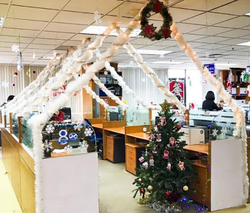 Gợi ý 10 cách trang trí noel tại văn phòng đơn giản, dễ làm
