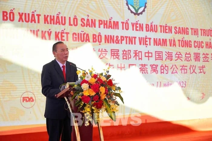Thứ trưởng Bộ Nông nghiệp và Phát triển nông thôn Phùng Đức Tiến