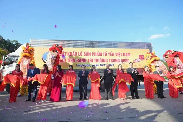 Buổi Lễ công bố xuất khẩu lô sản phẩm tổ yến đầu tiên của Việt Nam sang thị trường Trung Quốc