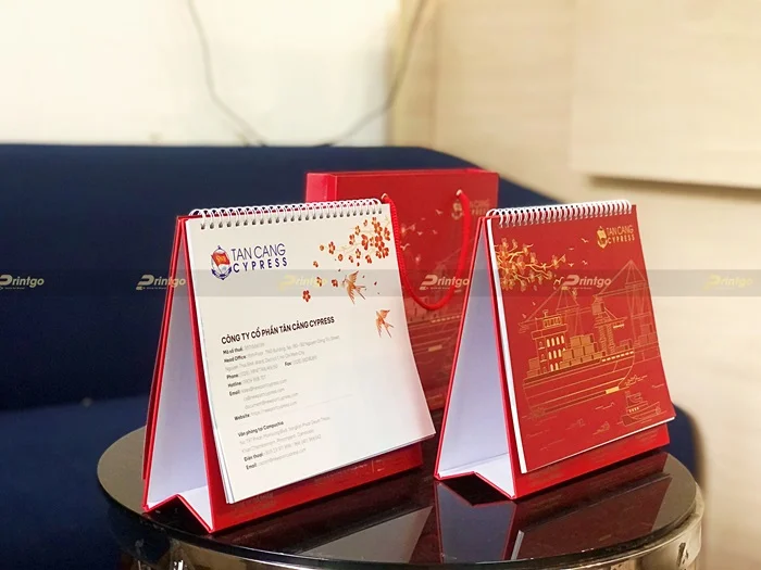 Lịch để bàn Tân Cảng sang trọng