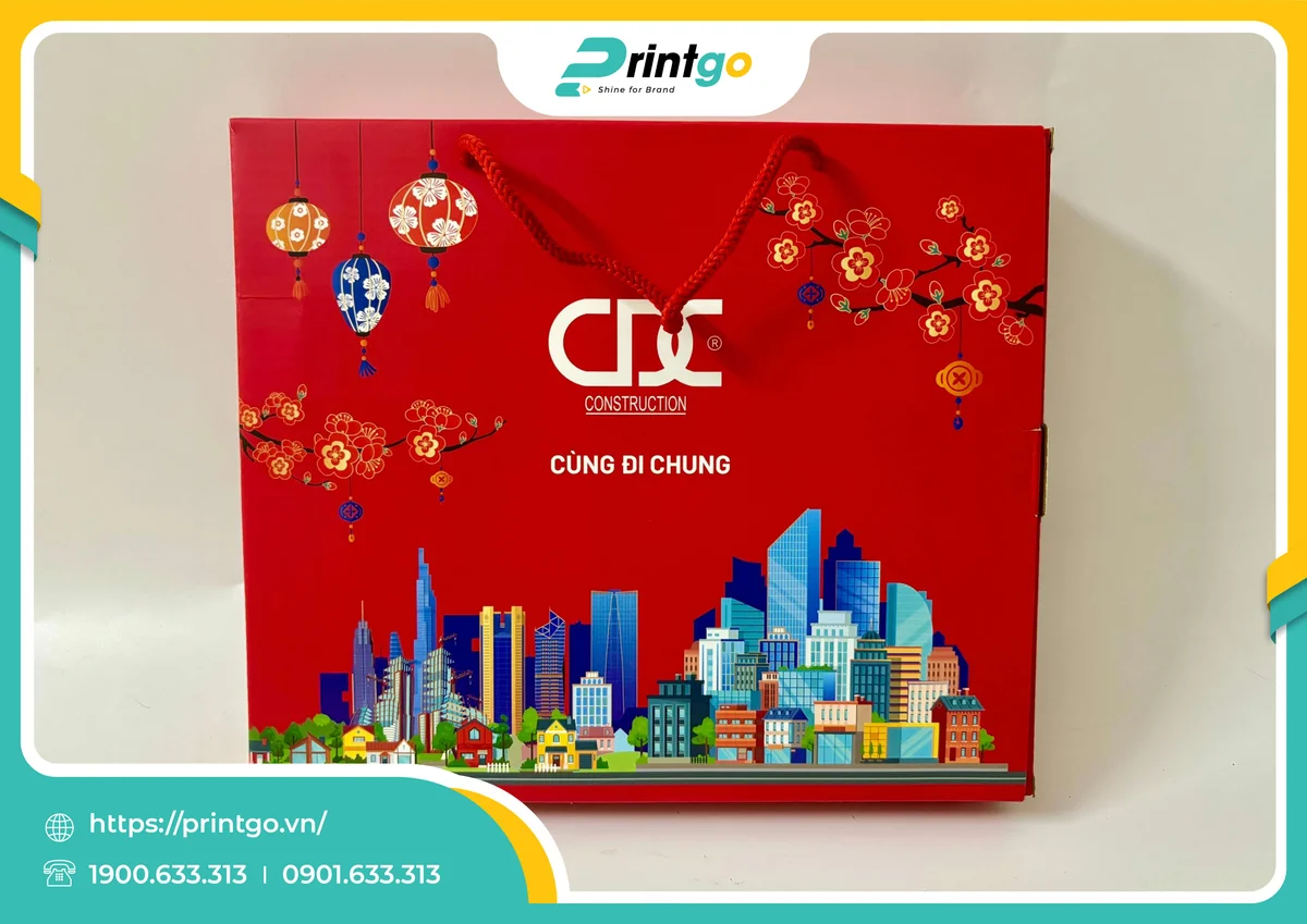 Lịch tết được thiết kế sang trọng, cao cấp