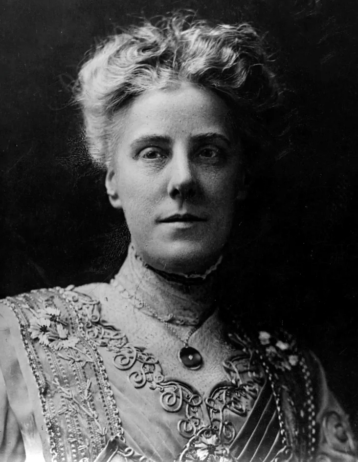Anna Jarvis, con gái bà Anna Marie Reeves Jarvis, người tái khởi xướng phong trào dành cho mẹ