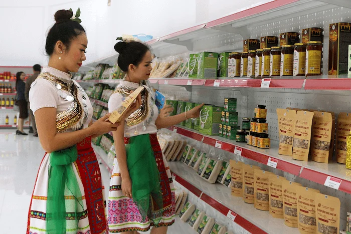 Sản phẩm OCOP chè đa dạng trên kệ hàng
