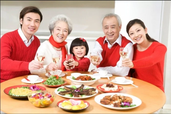 qua tang ngay gia dinh viet naam  1715744153