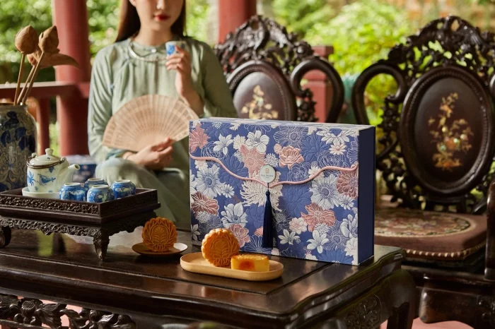ST bánh Trung thu Hương Viên Sắc Nguyệt mang ý nghĩa sâu sắc trong từng nét thiết kế