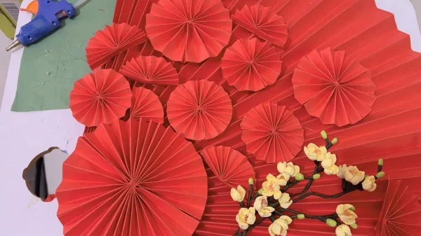 Cách làm quạt giấy tròn hot trend 2023