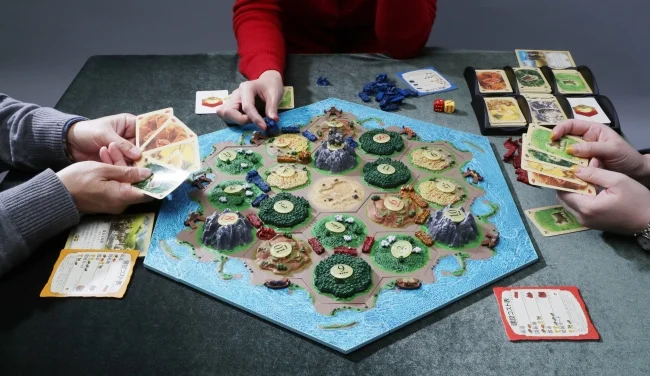 Board game là gì? Dịch vụ thiết kế và in Board game sáng tạo theo yêu cầu