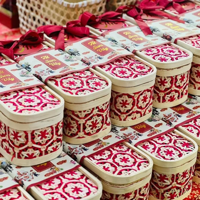 Hộp quà tết mây tre đan thường được làm bằng chất liệu gì?