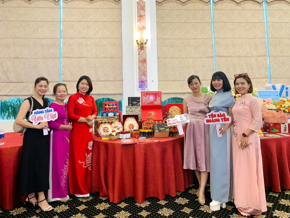 Hoàng Yến và Printgo: Trình làng hộp đựng yến mang đặc trưng hương vị yến Nha Trang