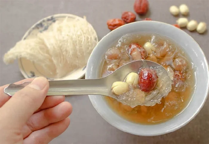 Nước yến cho trẻ em loại nào tốt? Hướng dẫn chọn mua nước yến an toàn cho sức khỏe bé