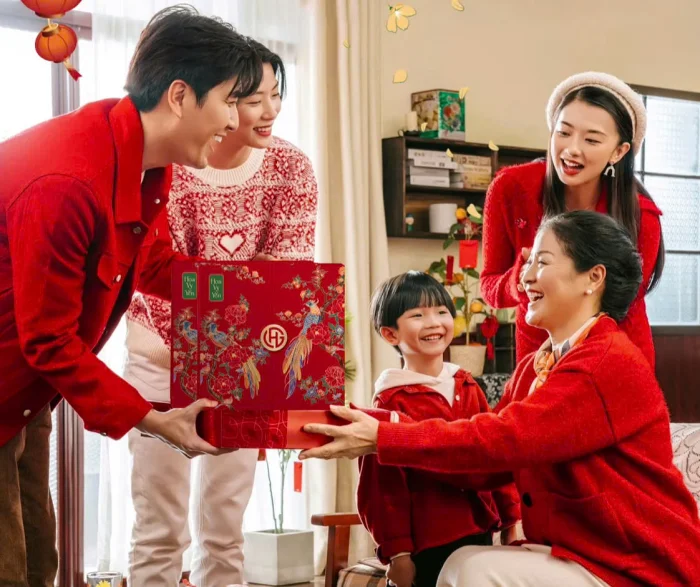 Hoa Vy Yến và Printgo: Trình làng bộ ấn phẩm nâng tầm giá trị Yến chưng thương hạng