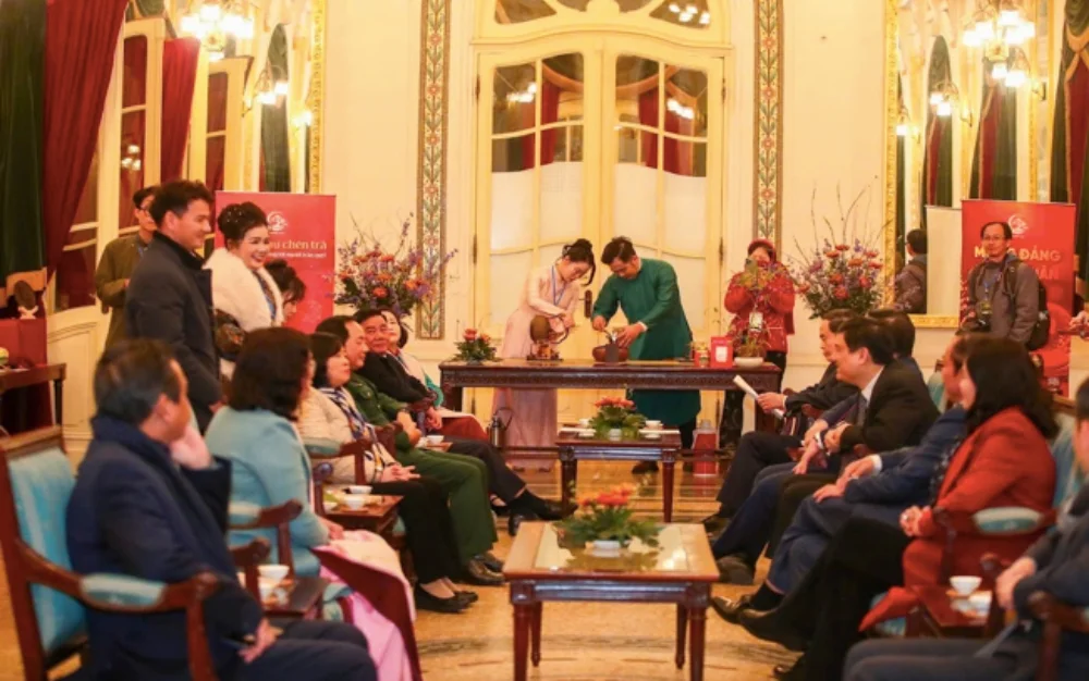 Dự án thiết kế và in hộp đựng trà Nguyệt Lãm