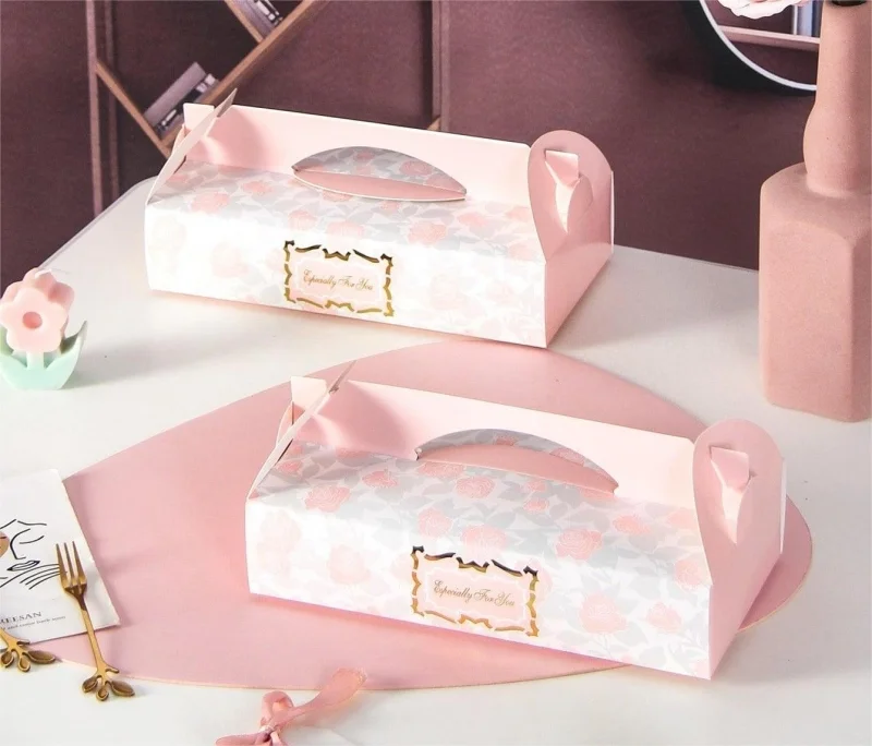 In hộp giấy đựng bánh su kem theo yêu cầu - Thiết kế đẹp, giá cạnh tranh