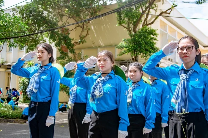 Khám phá ý nghĩa của áo hội liên hiệp thanh niên & trang phục đoàn thanh niên Việt Nam 