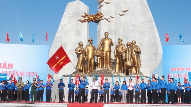 Sự ra đời và ý nghĩa huy hiệu Đoàn thanh niên cộng sản Hồ Chí Minh