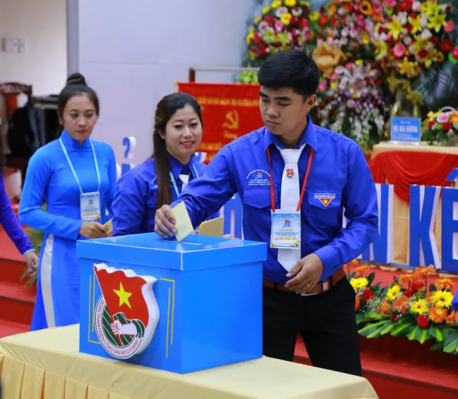 Sự ra đời và ý nghĩa huy hiệu Đoàn thanh niên cộng sản Hồ Chí Minh