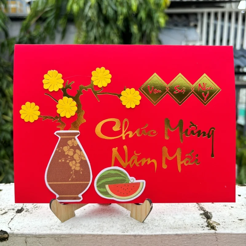 Thiệp chúc mừng năm mới hoa mai sáng tạo 