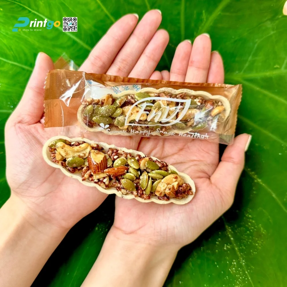 Sử dụng hình ảnh thật Bánh thuyền hạt dinh dưỡng Fnv trong thiết kế bao bì