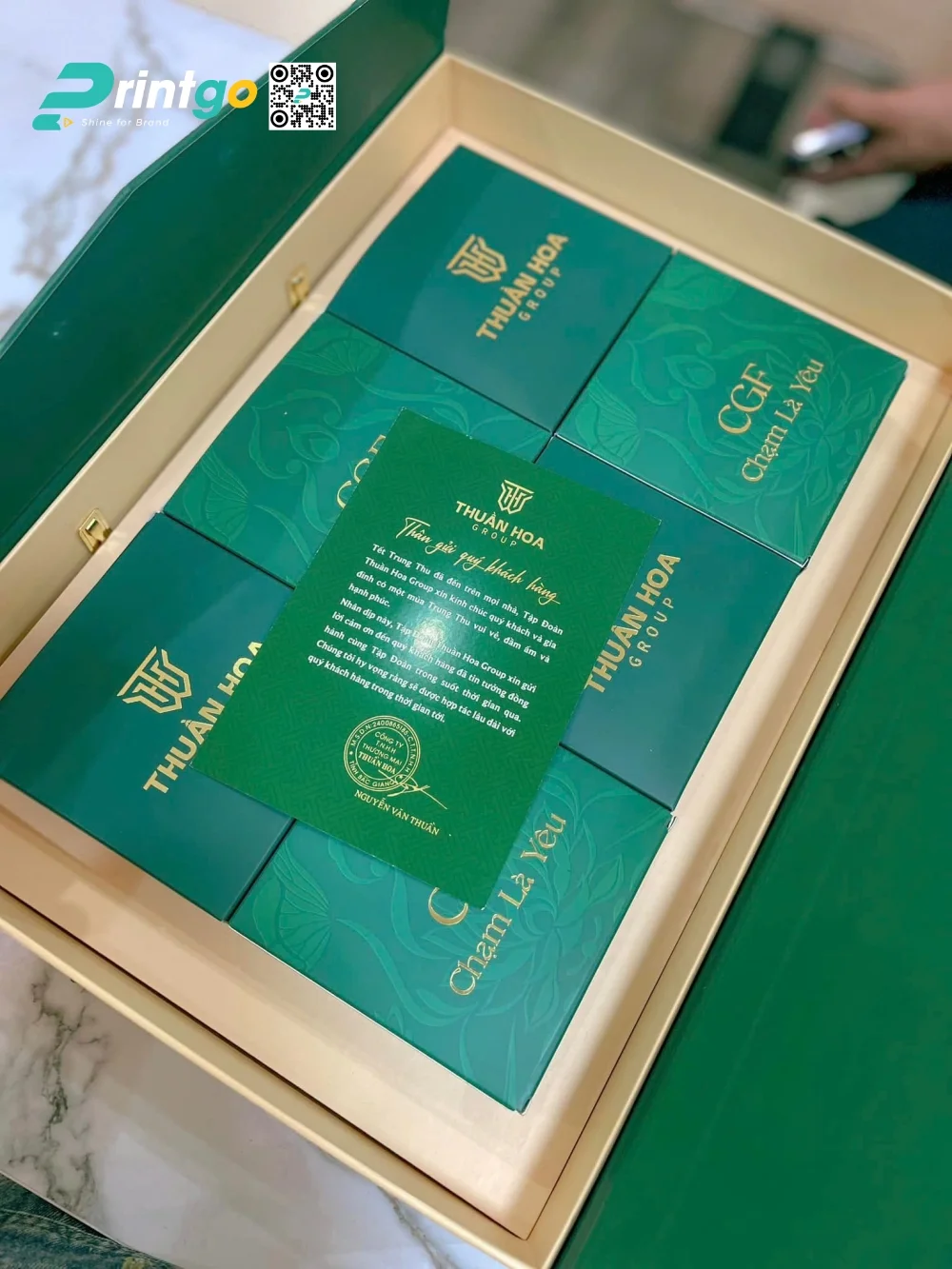 Hộp bánh trung thu Thuần Hoa Group với lời chúc ý nghĩa từ thương hiệu