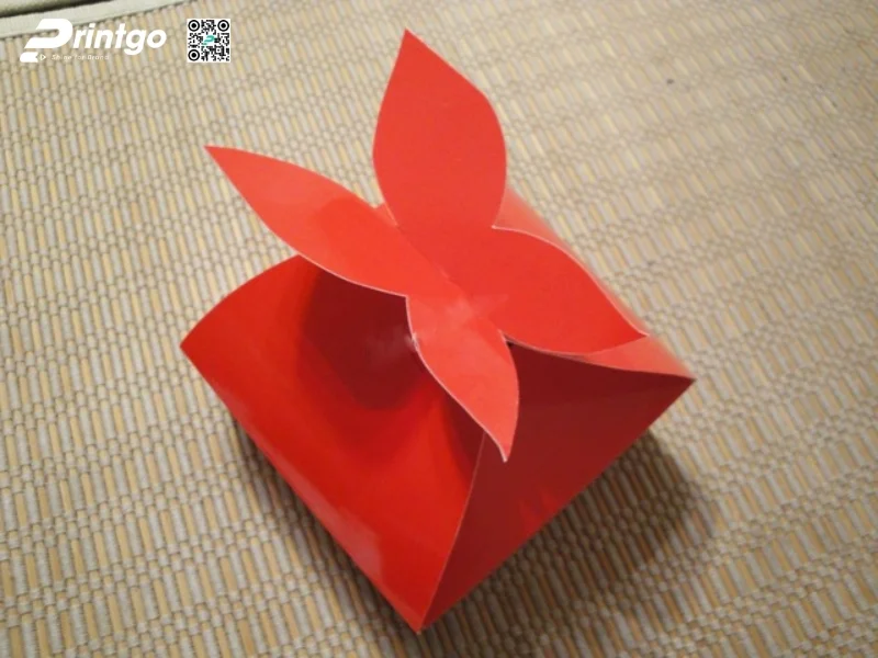 Cách làm hộp đựng bánh bằng giấy có nơ thủ công độc đáo