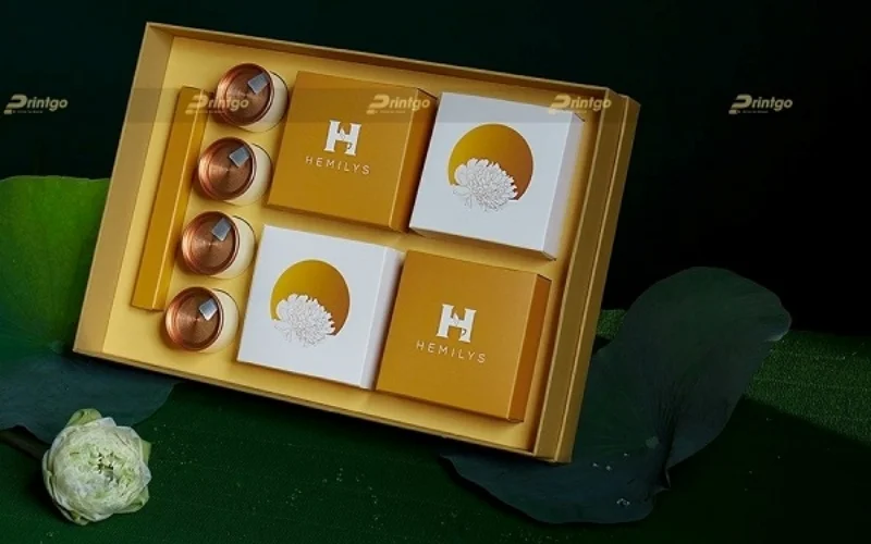 Nhóm mẫu hộp bánh trung thu kèm trà 4 bánh Nhóm mẫu hộp bánh trung thu kèm trà 4 bánh