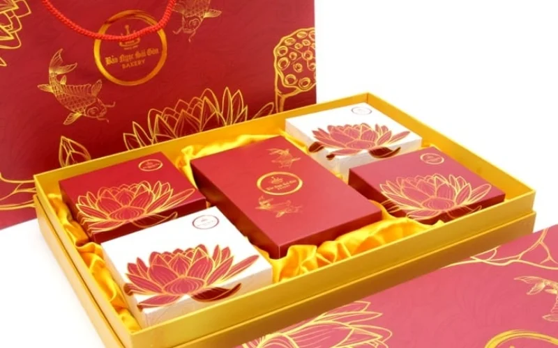 Nhóm mẫu hộp bánh trung thu kèm trà 4 bánh Nhóm mẫu hộp bánh trung thu kèm trà 4 bánh