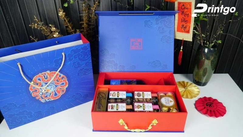 Hộp nam châm cạnh cách điệu với quai xách kim loại