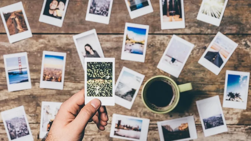 In ảnh Polaroid có chi phí hợp lý