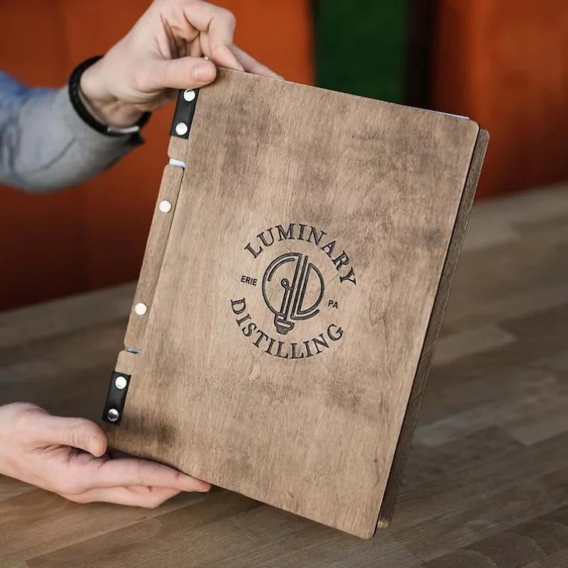 Kích thước menu bìa gỗ