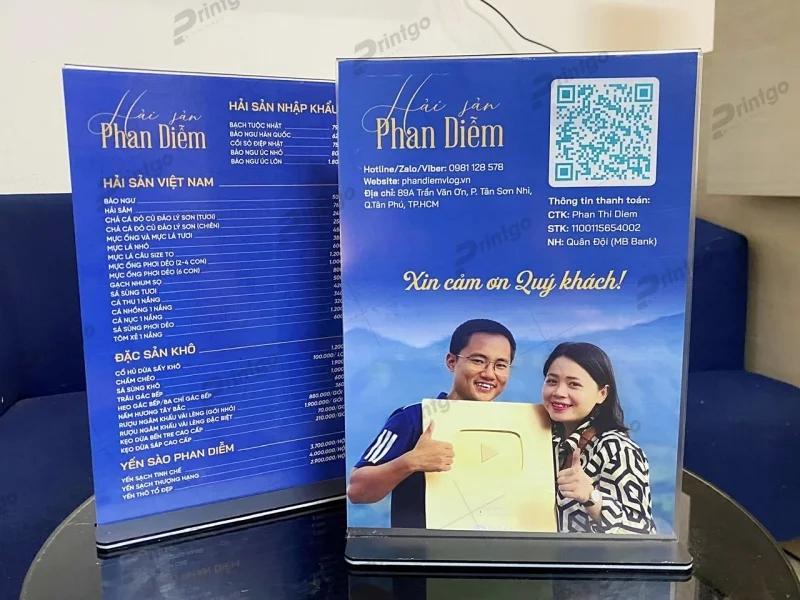 Kích thước menu mica để bàn